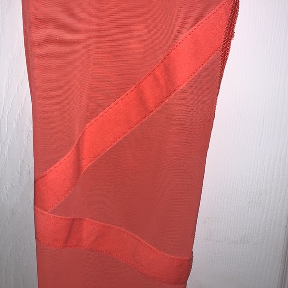 Victoria’s Secret Orange Coral Total Knockout Sport Leggings - Picture 6 of 8